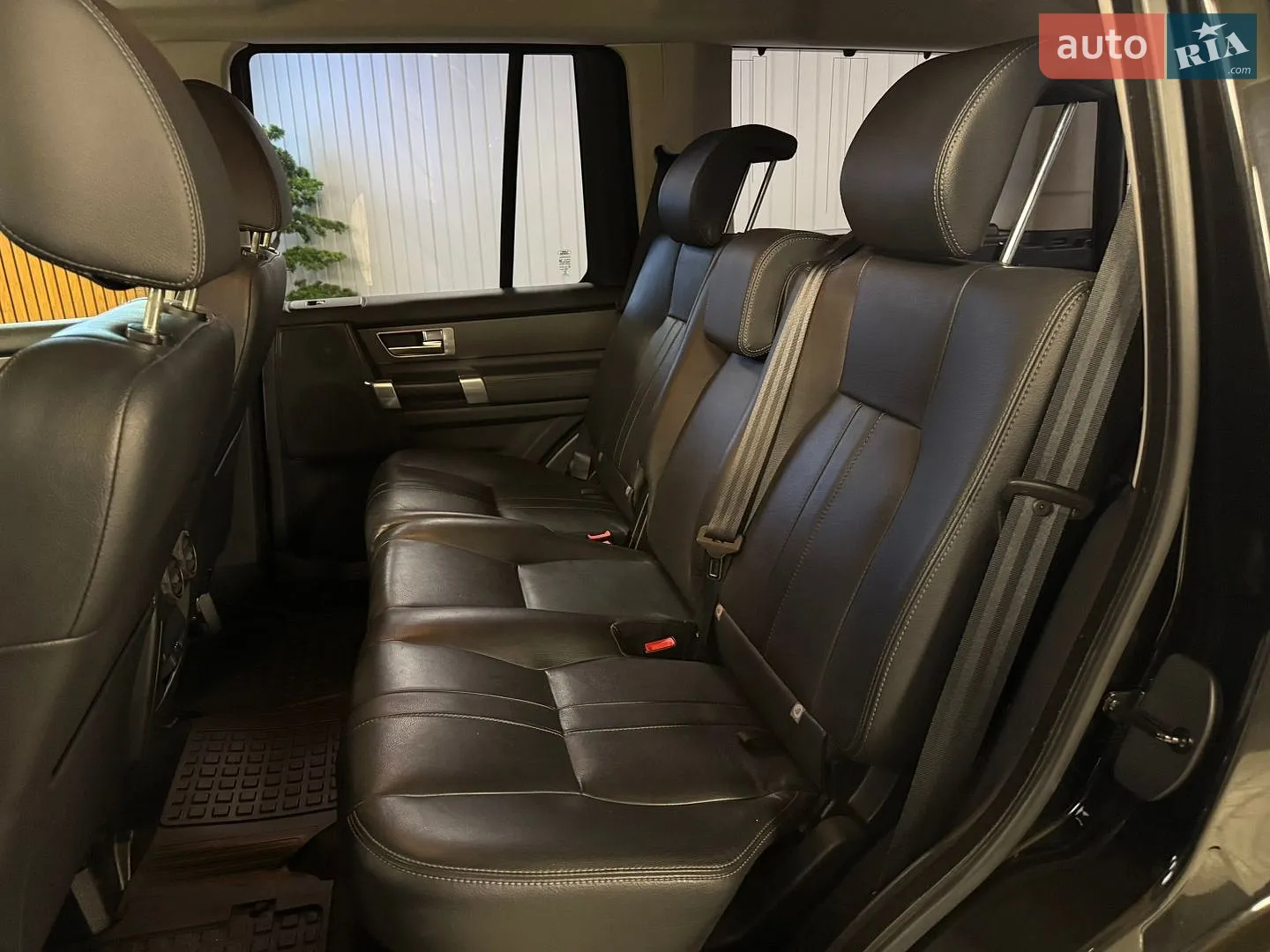 2016 Land Rover Discovery - мініатюра 38