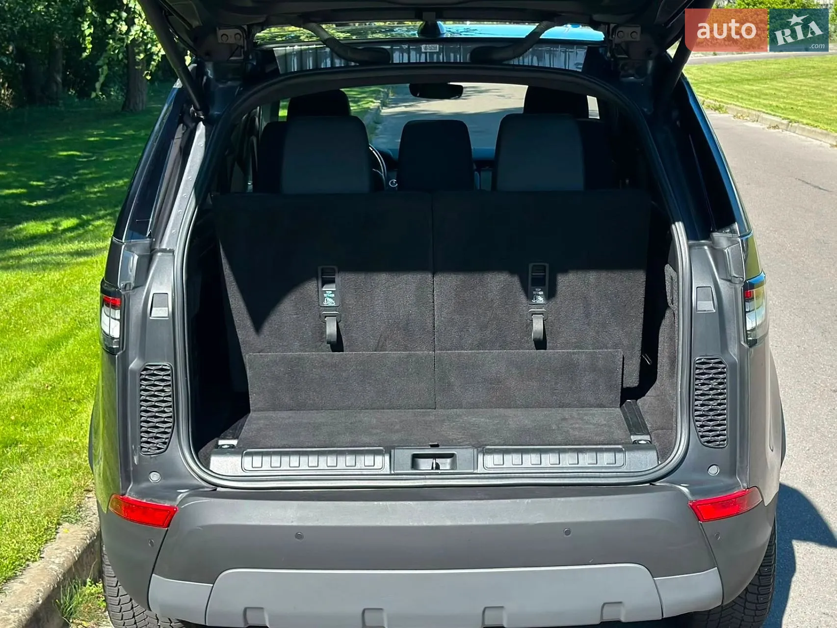 2018 Land Rover Discovery - мініатюра 34