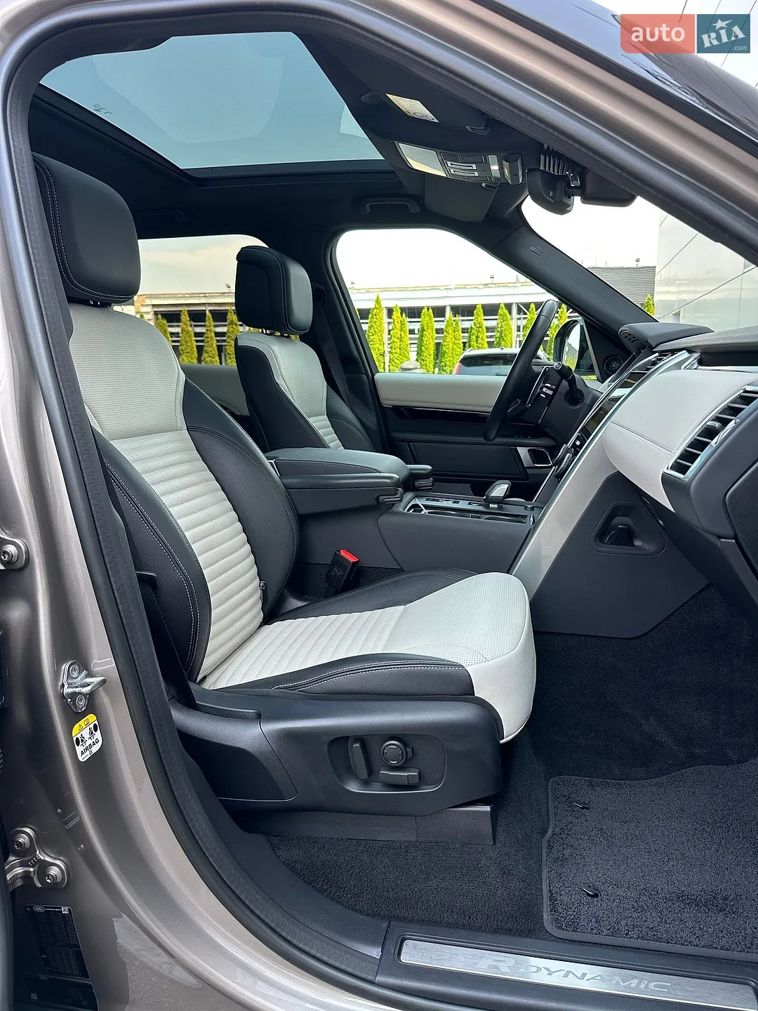 2023 Land Rover Discovery - мініатюра 31