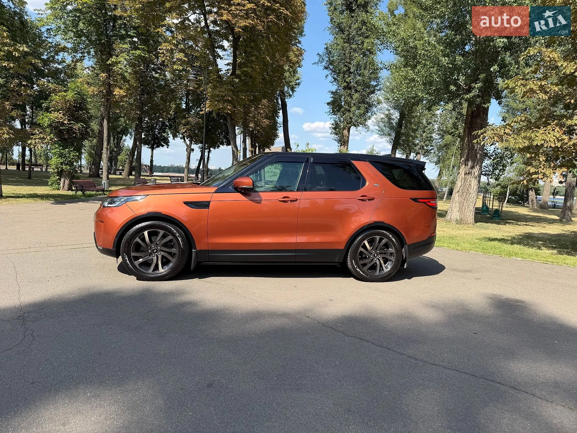 2019 Land Rover Discovery - мініатюра 9