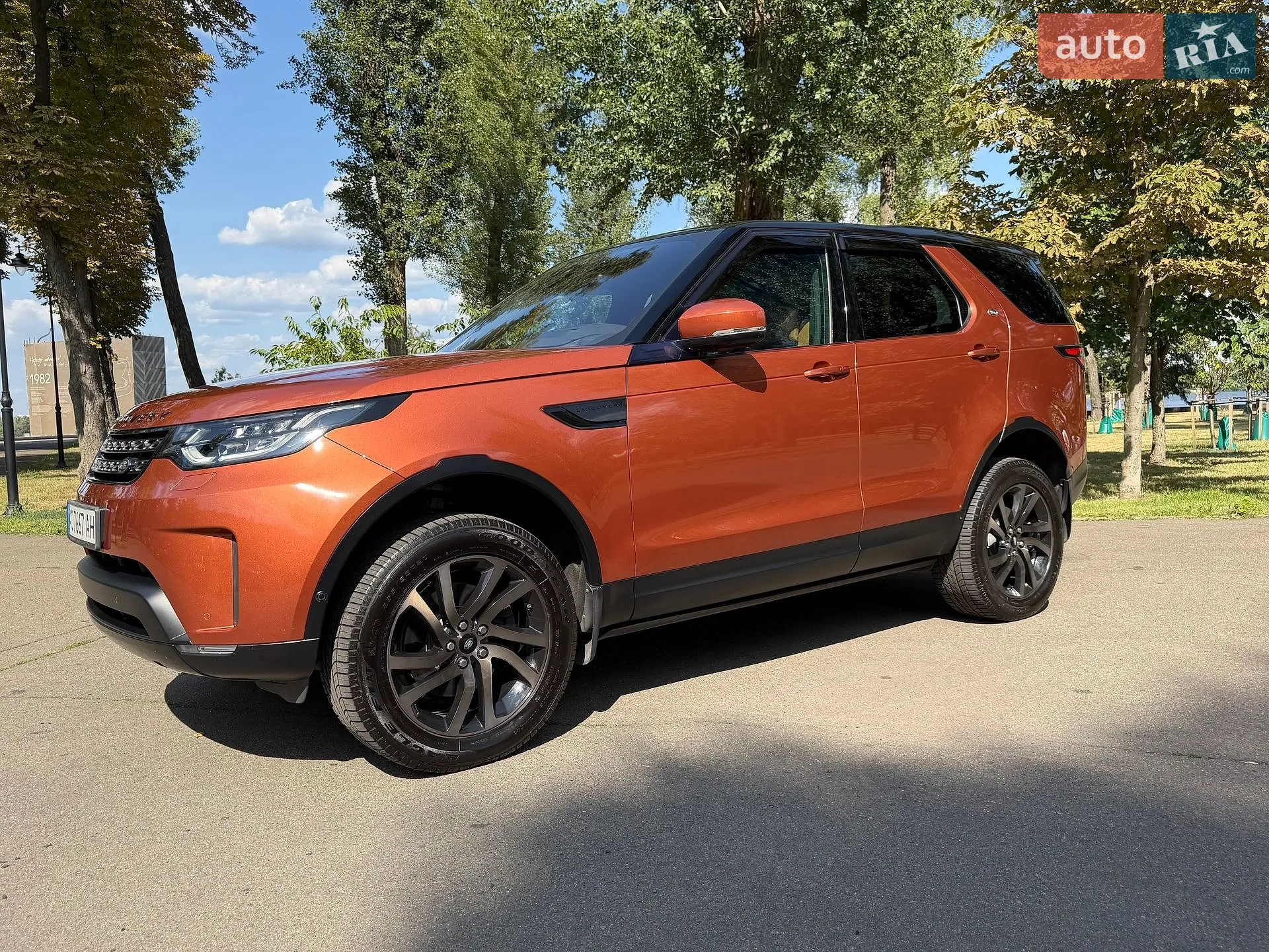 2019 Land Rover Discovery - мініатюра 25