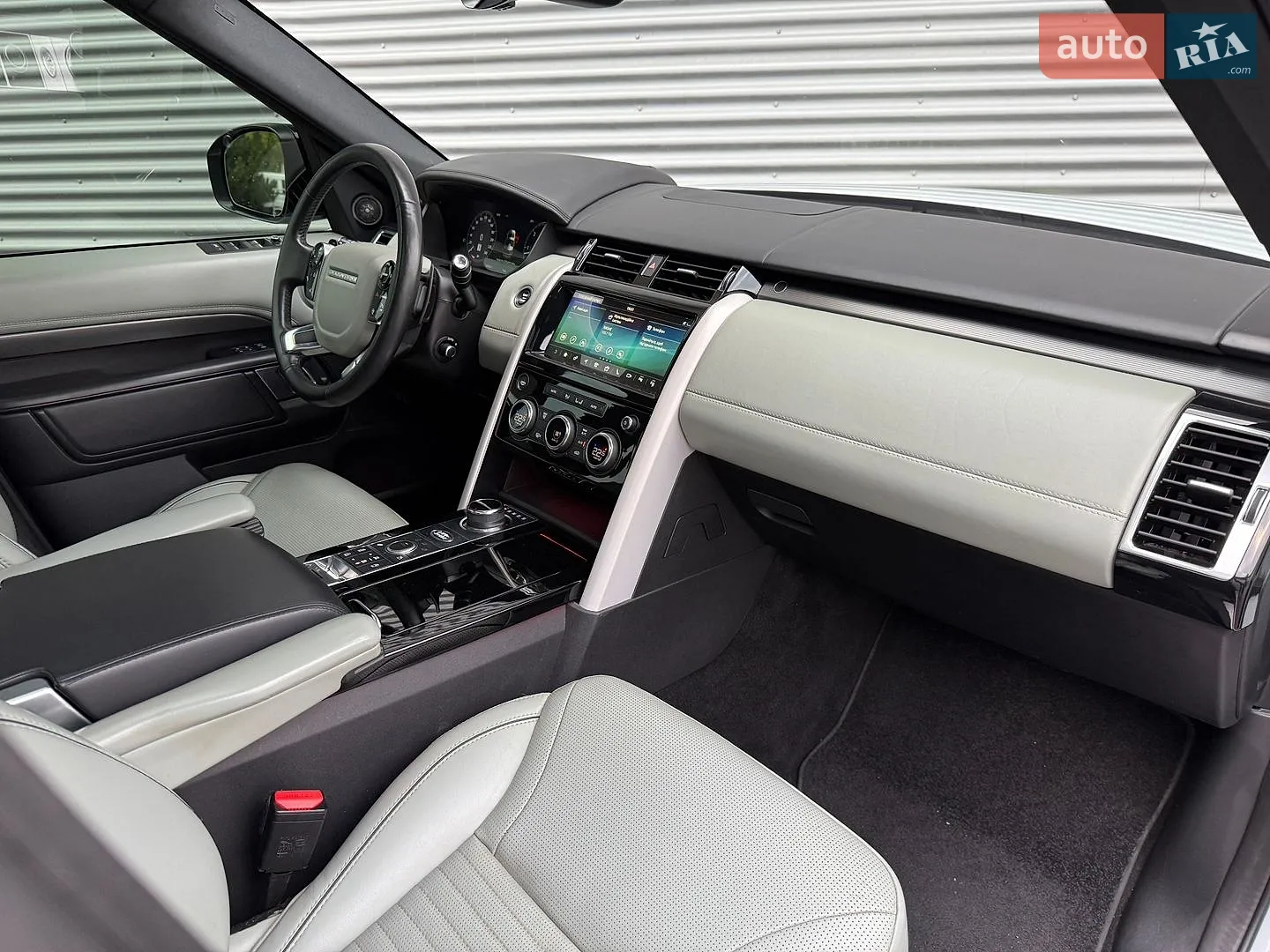 2019 Land Rover Discovery - мініатюра 40