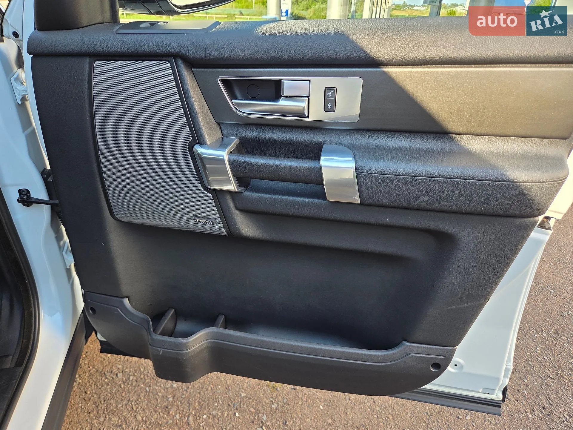 2016 Land Rover Discovery - мініатюра 13