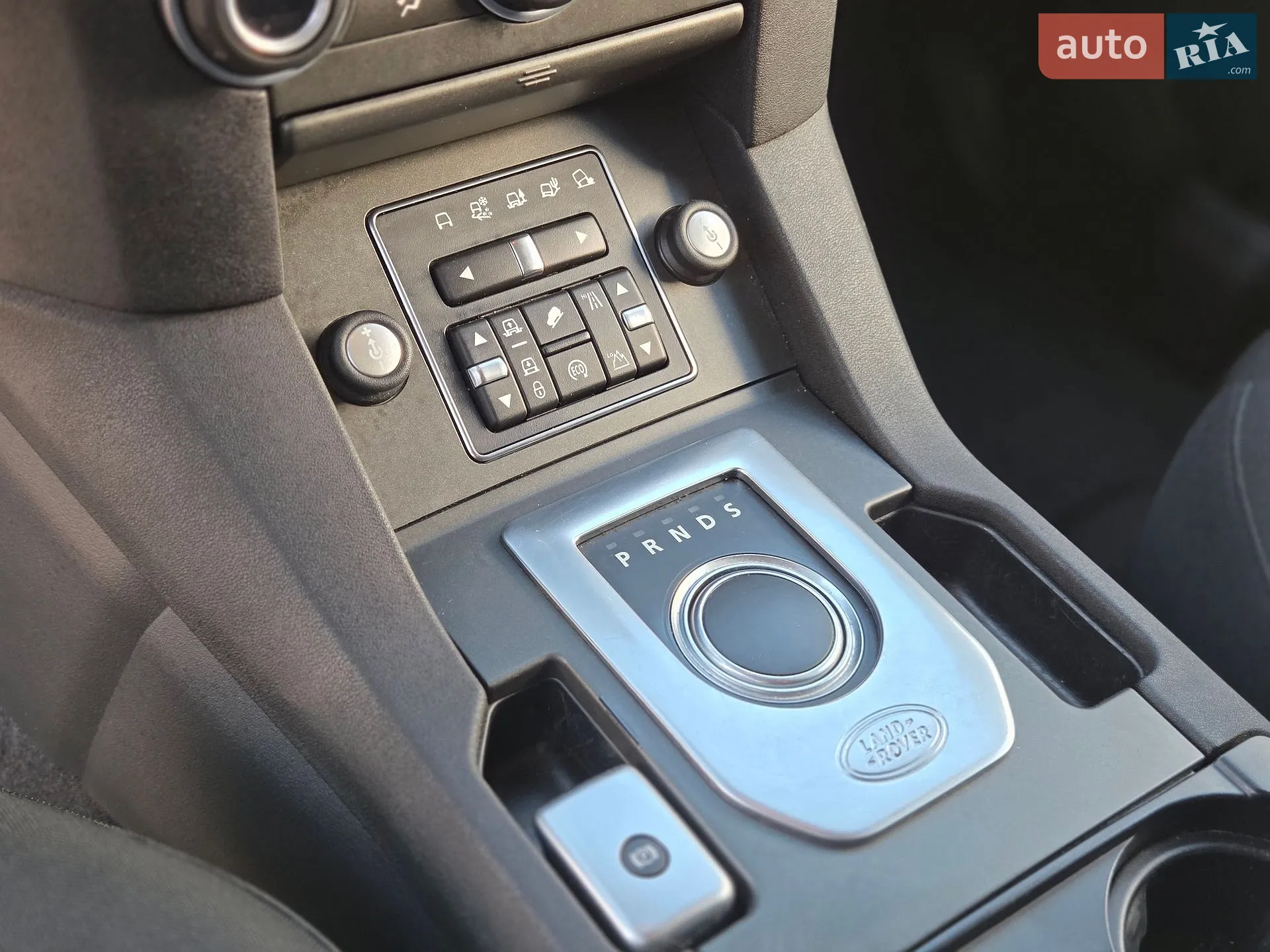 2016 Land Rover Discovery - мініатюра 26