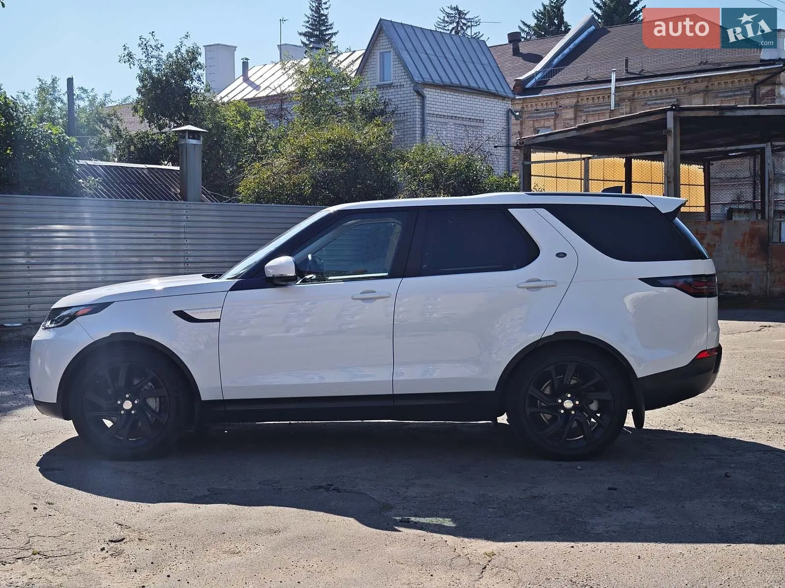 2017 Land Rover Discovery - мініатюра 13