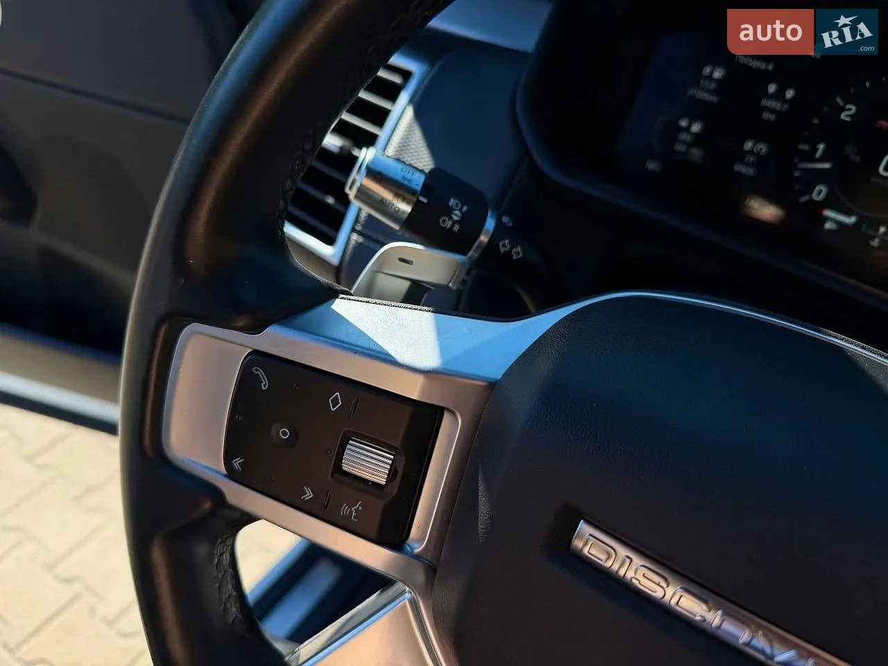 2021 Land Rover Discovery - мініатюра 26
