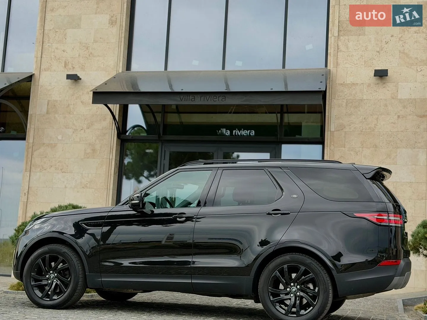 2017 Land Rover Discovery - мініатюра 23