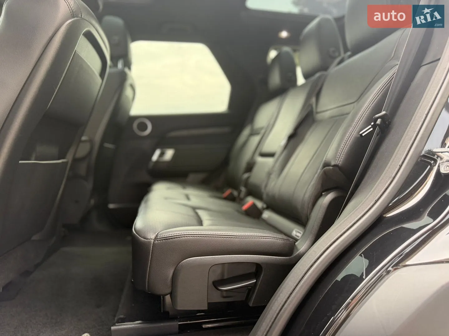 2017 Land Rover Discovery - мініатюра 60