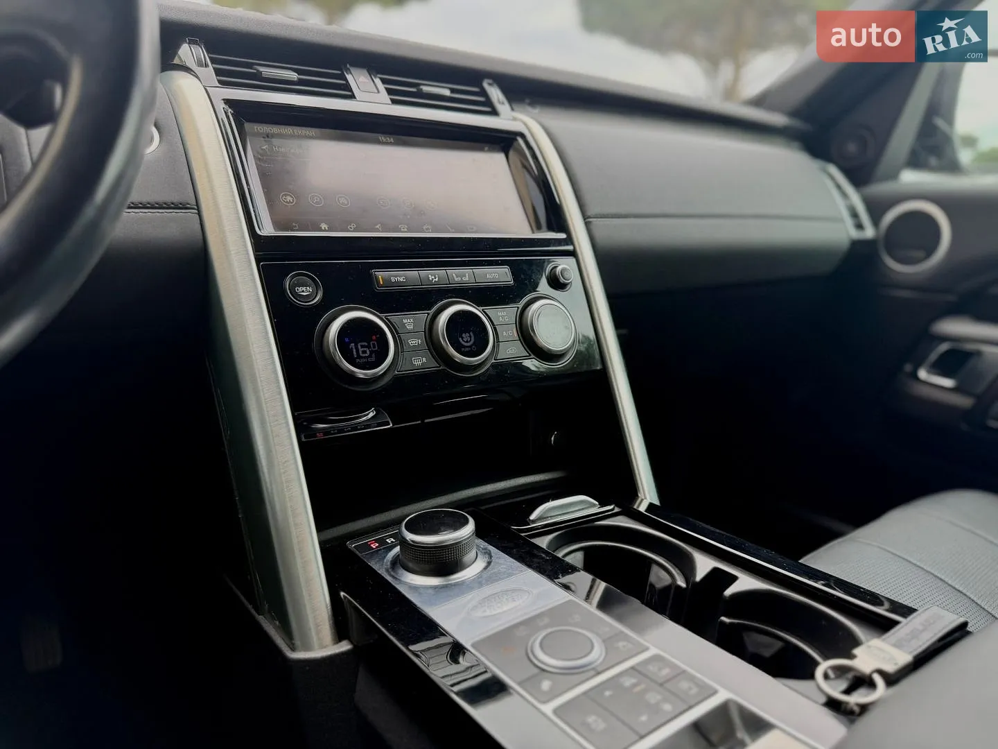 2017 Land Rover Discovery - мініатюра 72