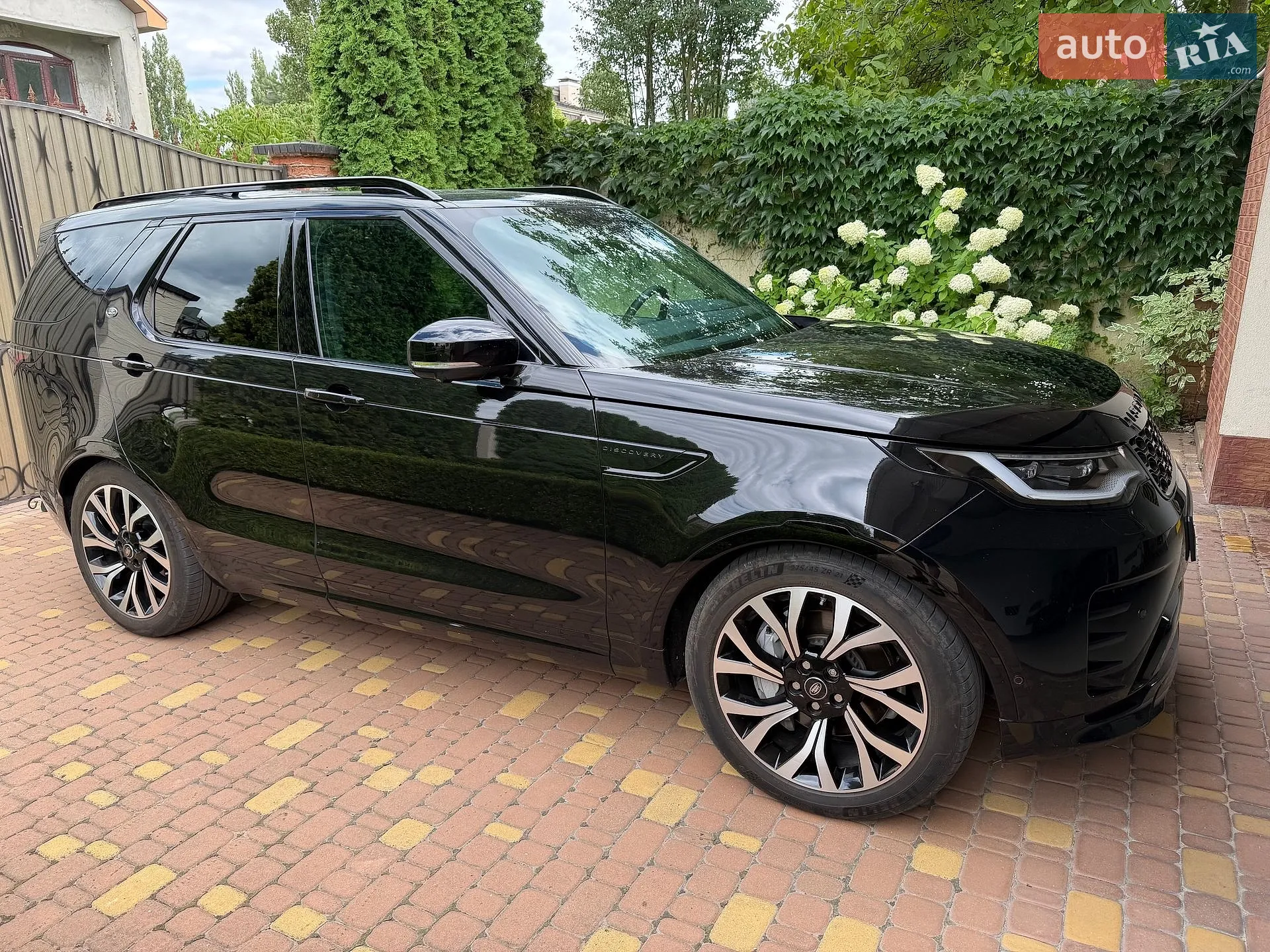 2023 Land Rover Discovery - мініатюра 3