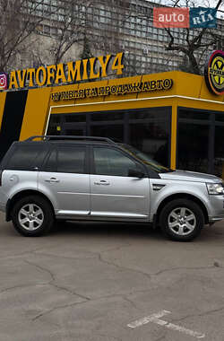 Позашляховик / Кросовер Land Rover Freelander 2013 в 