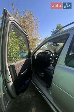 Позашляховик / Кросовер Land Rover Freelander 2000 в 
