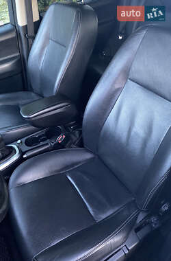 Позашляховик / Кросовер Land Rover Freelander 2011 в 