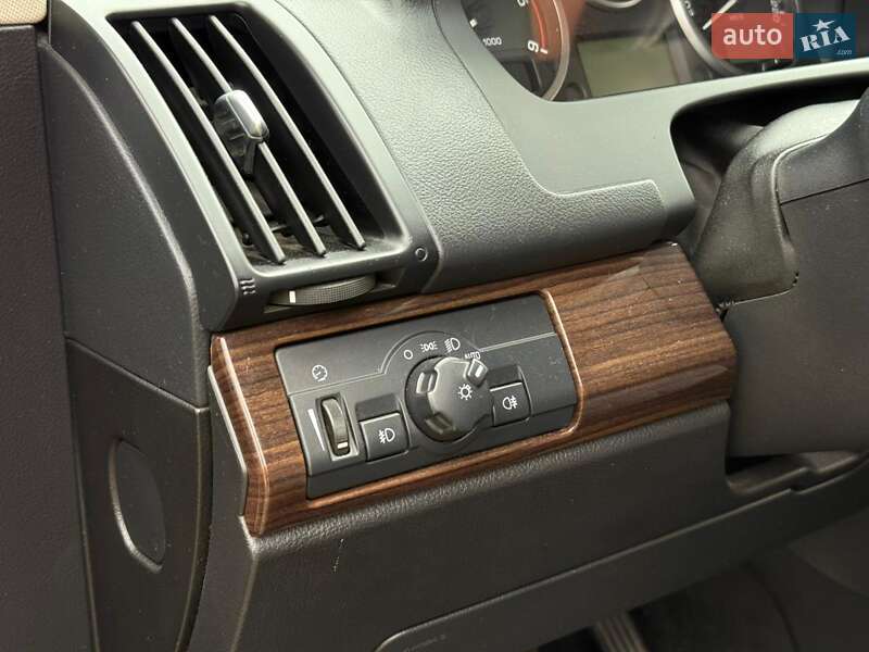 Позашляховик / Кросовер Land Rover Freelander 2012 в Сарнах