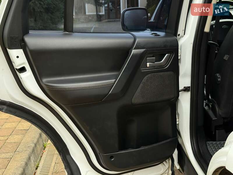 Позашляховик / Кросовер Land Rover Freelander 2012 в Сарнах