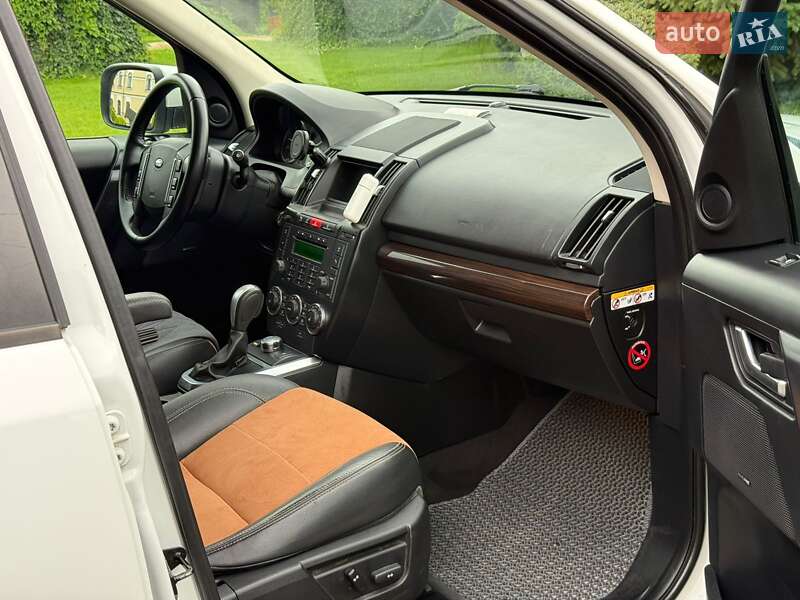 Позашляховик / Кросовер Land Rover Freelander 2012 в Сарнах