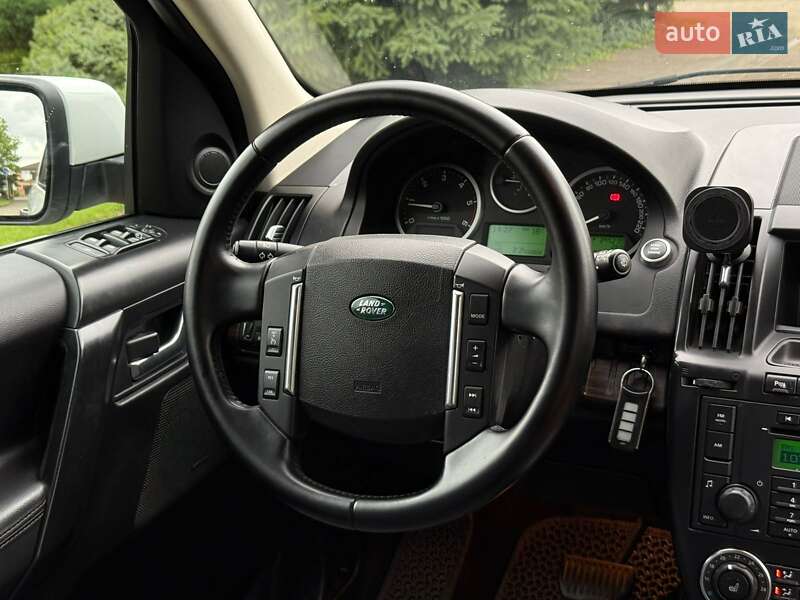 Позашляховик / Кросовер Land Rover Freelander 2012 в Сарнах