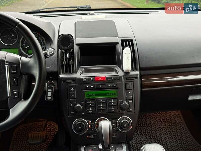 Позашляховик / Кросовер Land Rover Freelander 2012 в Сарнах