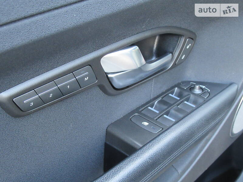 Внедорожник / Кроссовер Land Rover Range Rover Evoque 2015 в Киеве