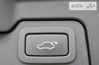 Позашляховик / Кросовер Land Rover Range Rover Evoque 2013 в 