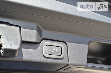 Внедорожник / Кроссовер Land Rover Range Rover Evoque 2013 в 
