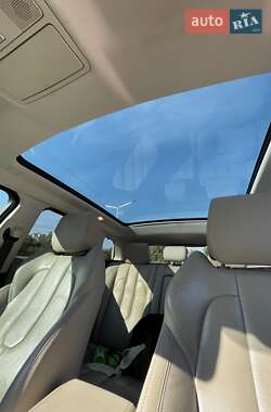 Внедорожник / Кроссовер Land Rover Range Rover Evoque 2015 в 