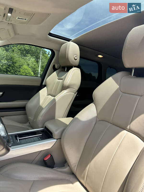 Внедорожник / Кроссовер Land Rover Range Rover Evoque 2016 в Черновцах