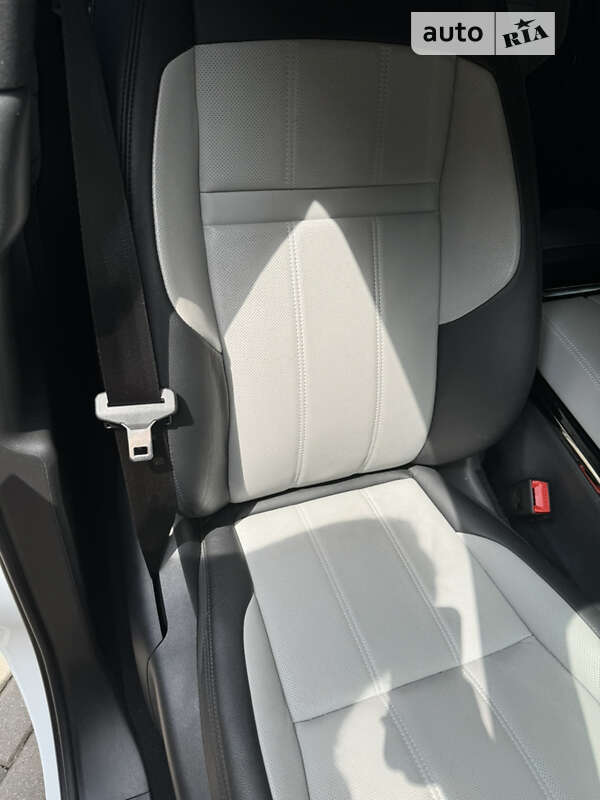 Внедорожник / Кроссовер Land Rover Range Rover Evoque 2021 в Киеве