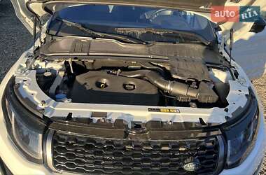 Внедорожник / Кроссовер Land Rover Range Rover Evoque 2015 в 