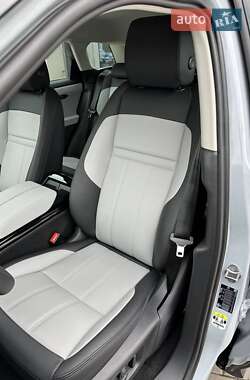 Позашляховик / Кросовер Land Rover Range Rover Evoque 2024 в 