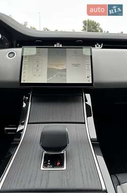 Позашляховик / Кросовер Land Rover Range Rover Evoque 2024 в 