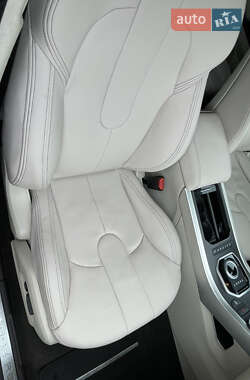 Внедорожник / Кроссовер Land Rover Range Rover Evoque 2012 в 
