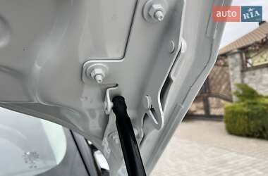 Позашляховик / Кросовер Land Rover Range Rover Evoque 2020 в 