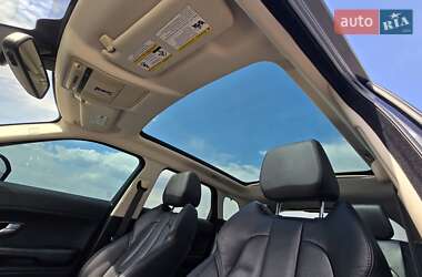 Внедорожник / Кроссовер Land Rover Range Rover Evoque 2015 в 