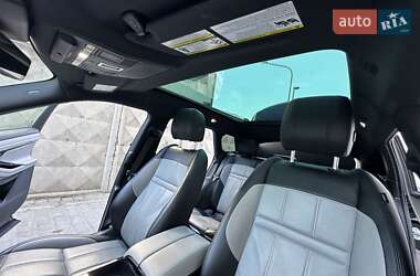Позашляховик / Кросовер Land Rover Range Rover Evoque 2019 в 