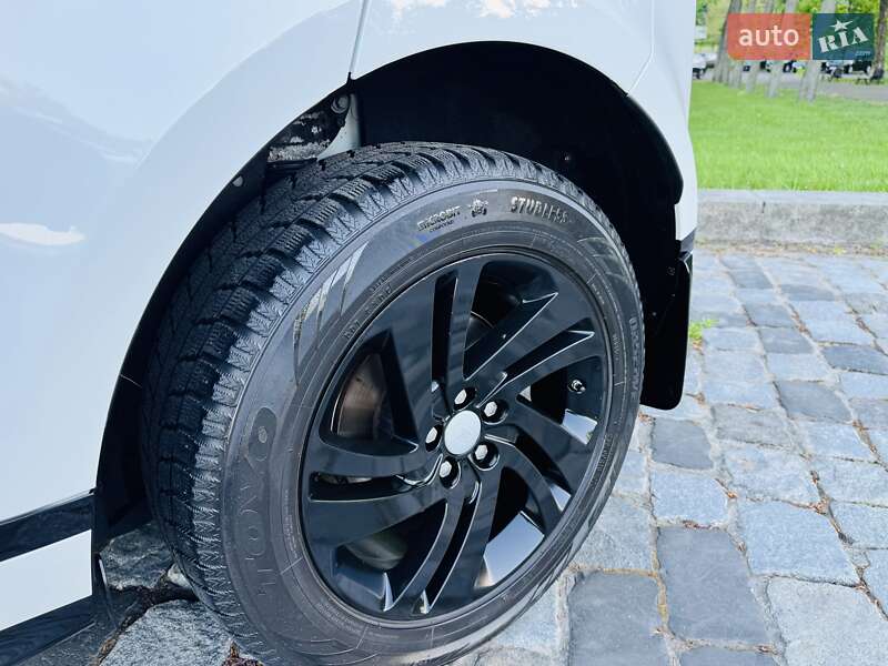 Внедорожник / Кроссовер Land Rover Range Rover Evoque 2019 в Киеве