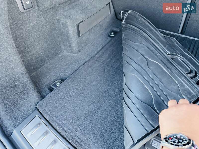 Внедорожник / Кроссовер Land Rover Range Rover Evoque 2019 в Киеве