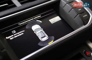 Внедорожник / Кроссовер Land Rover Range Rover Evoque 2015 в 