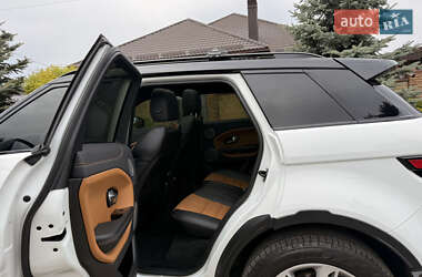 Внедорожник / Кроссовер Land Rover Range Rover Evoque 2015 в 