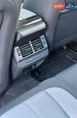 Внедорожник / Кроссовер Land Rover Range Rover Evoque 2023 в 