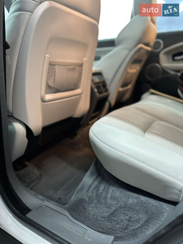 Внедорожник / Кроссовер Land Rover Range Rover Evoque 2015 в Киеве фото 13 Внедорожник / Кроссовер Land Rover Range Rover Evoque 2015 в Киеве