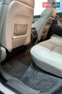 Внедорожник / Кроссовер Land Rover Range Rover Evoque 2015 в 