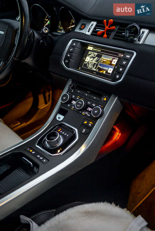 Внедорожник / Кроссовер Land Rover Range Rover Evoque 2015 в Черновцах