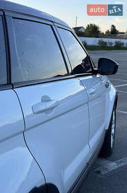 Внедорожник / Кроссовер Land Rover Range Rover Evoque 2015 в 