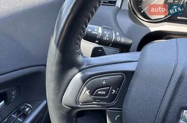 Внедорожник / Кроссовер Land Rover Range Rover Evoque 2016 в 