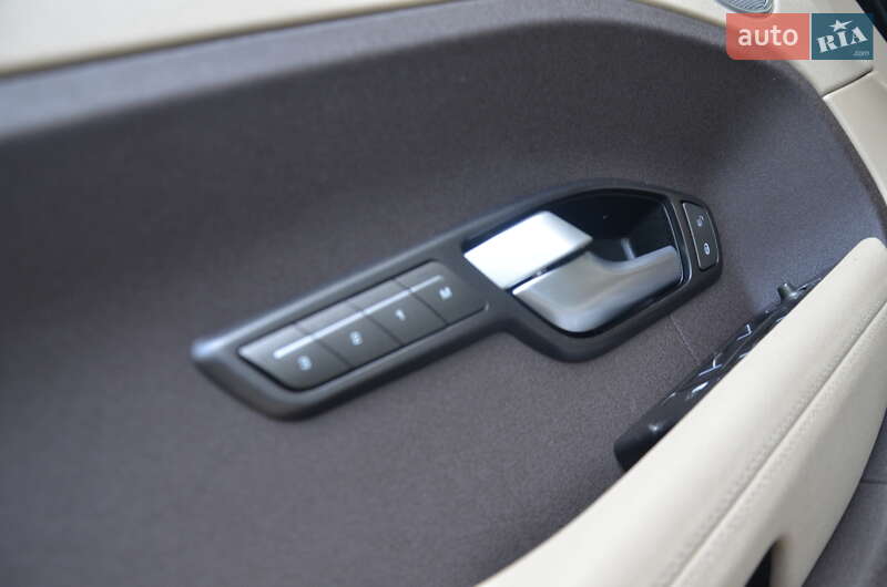 Внедорожник / Кроссовер Land Rover Range Rover Evoque 2015 в Трускавце