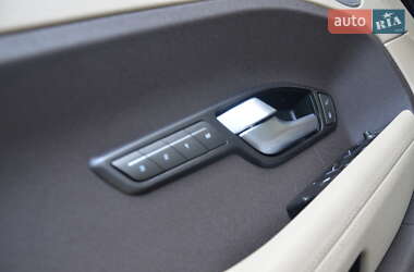 Позашляховик / Кросовер Land Rover Range Rover Evoque 2015 в 