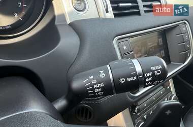 Внедорожник / Кроссовер Land Rover Range Rover Evoque 2016 в 