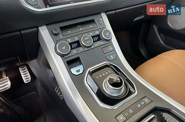 Внедорожник / Кроссовер Land Rover Range Rover Evoque 2015 в 