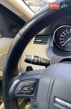 Внедорожник / Кроссовер Land Rover Range Rover Evoque 2012 в 